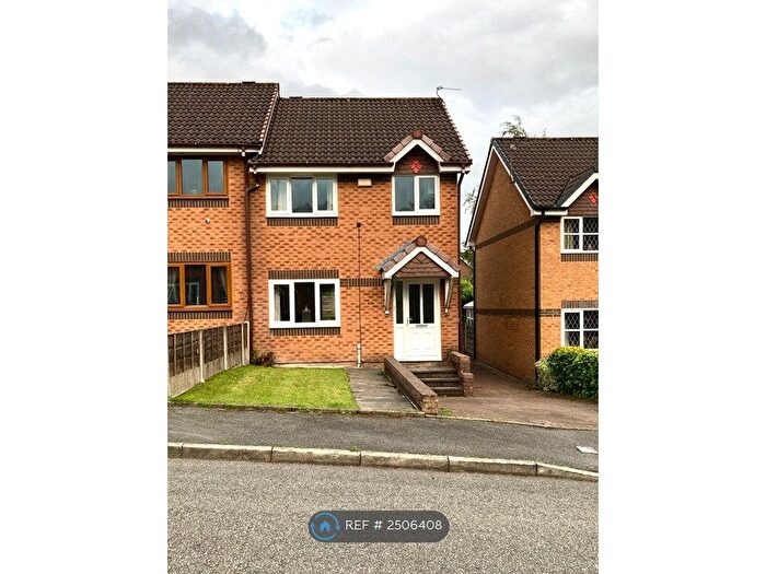 3 Bedroom Semi-Detached House To Rent In Oakshaw Drive, Rochdale, OL12