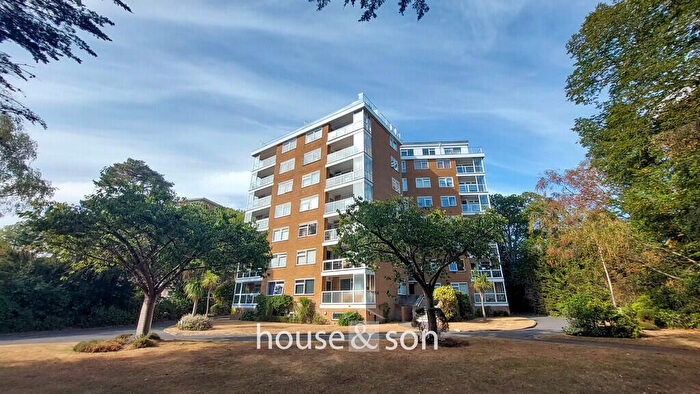2 Bedroom Apartment For Sale In West Cliff Road, West Cliff, Bournemouth, BH4
