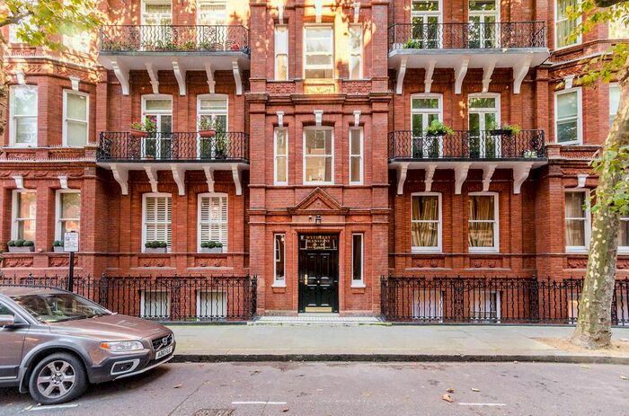 2 Bedroom Flat To Rent In Earls Court Square, Earls Court, London, SW5