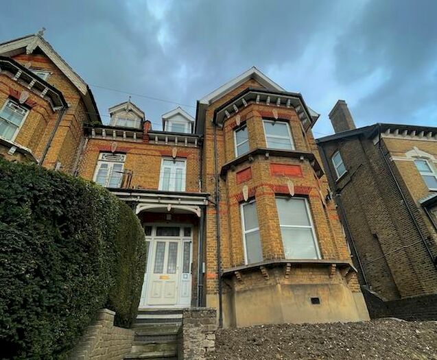 2 Bedroom Flat To Rent In Croham Road, South Croydon, CR2