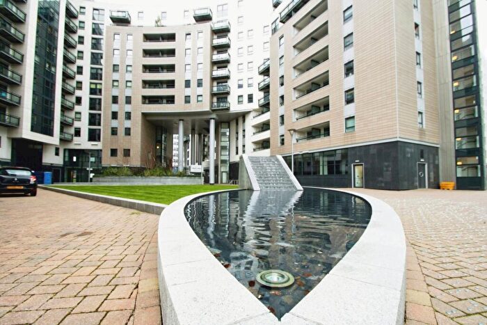 1 Bedroom Flat To Rent In Gateway East, Marsh Lane, Leeds, LS9