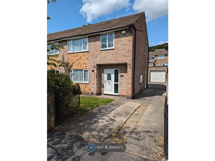 3 Bedroom Semi-Detached House To Rent In Ashbourne Way, Bradford, BD2