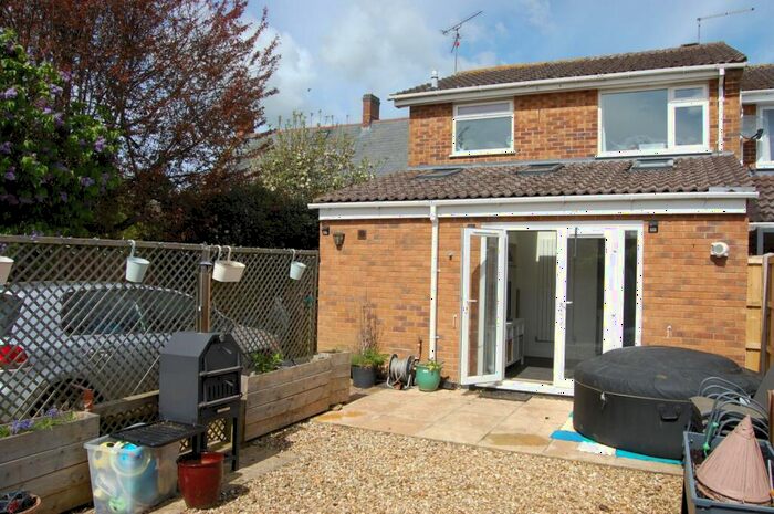 3 Bedroom Semi-Detached House For Sale In Clifton Close, Long Buckby, Northampton, NN6