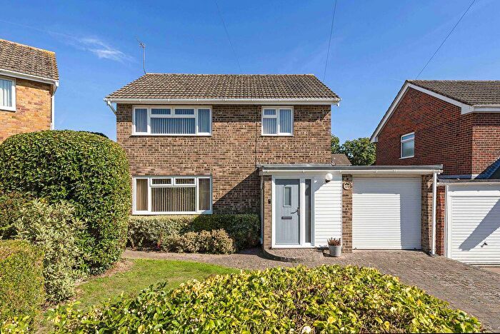 3 Bedroom Detached House For Sale In Worcester Road, Chichester, PO19