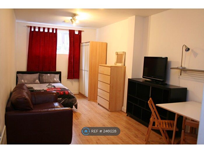 Studio To Rent In Finchley Road, London, NW3