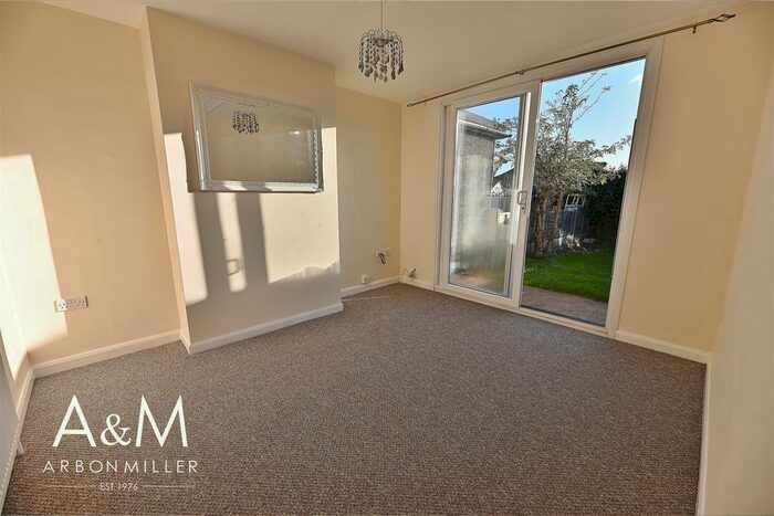 2 Bedroom Maisonette To Rent In Fullwell Avenue, Ilford IG6