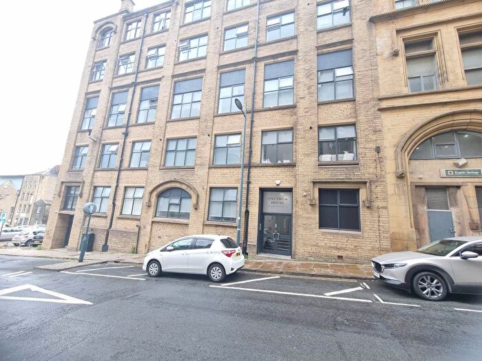 1 Bedroom Detached House To Rent In East Parade, Bradford, BD1