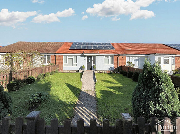 3 Bedroom Terraced Bungalow For Sale In Bascott Road, Bournemouth, BH11