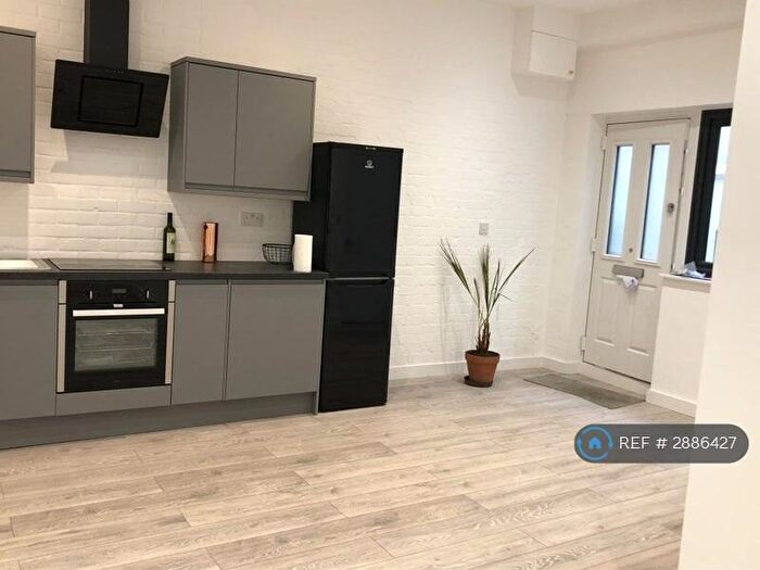2 Bedroom Flat To Rent In Gibraltar House, London, SE26