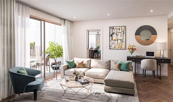 2 Bedroom Flat For Sale In Kings Road Park, Sands End Lane, SW6