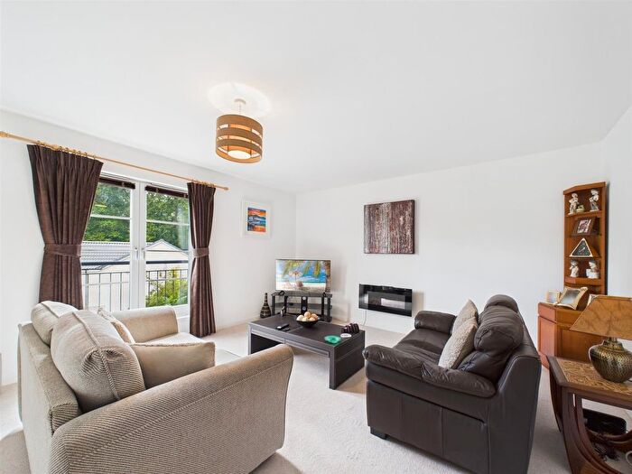 2 Bedroom Flat For Sale In C Cleeve Park, Perth, PH1