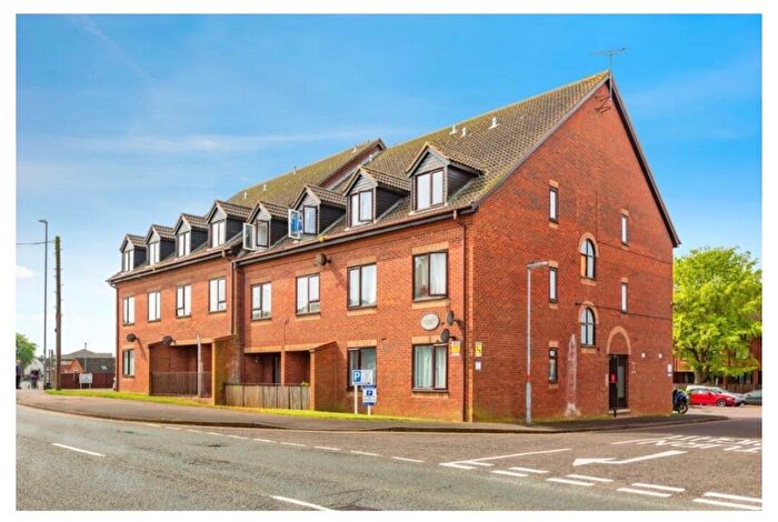 1 Bedroom Flat To Rent In Rectory Road, Rushden, NN10