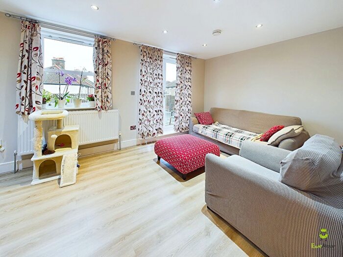 2 Bedroom Flat For Sale In Duchess Apartments, Queens Road, Welling, Kent, DA16