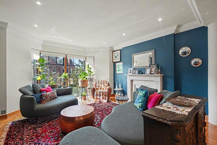 3 Bedroom Apartment For Sale In Lindfield Gardens, Hampstead, London, NW3
