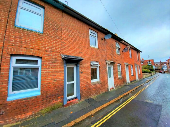 3 Bedroom Terraced House To Rent In New Street, Newport, PO30