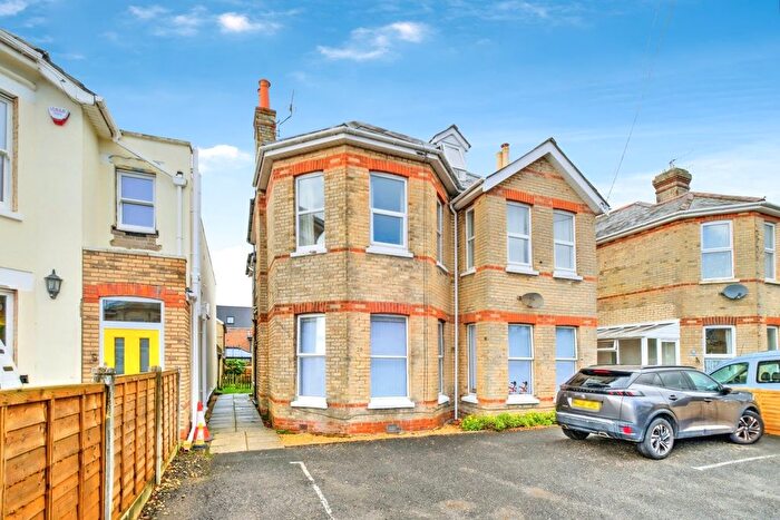 2 Bedroom Maisonette For Sale In Alum Chine Road, Bournemouth, BH4
