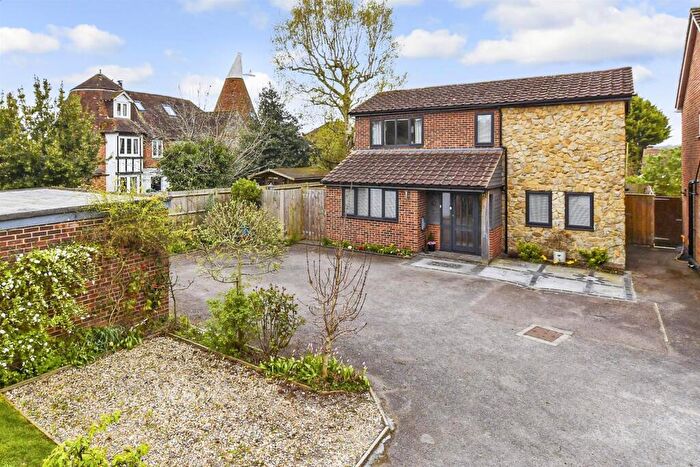 4 Bedroom Detached House For Sale In Ashford Road, Bearsted, Maidstone, Kent, ME14