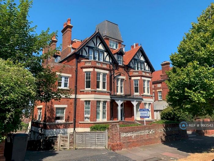 3 Bedroom Flat To Rent In St. Johns Road, Eastbourne, BN20