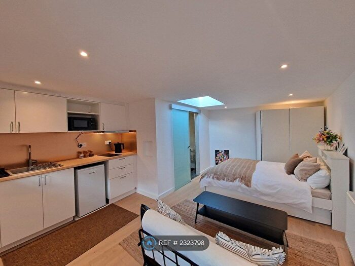 Studio To Rent In Saxon Avenue, Feltham, TW13