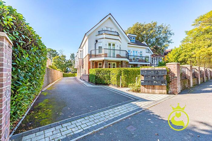 2 Bedroom Flat For Sale In Spur Hill Avenue, Poole, BH14