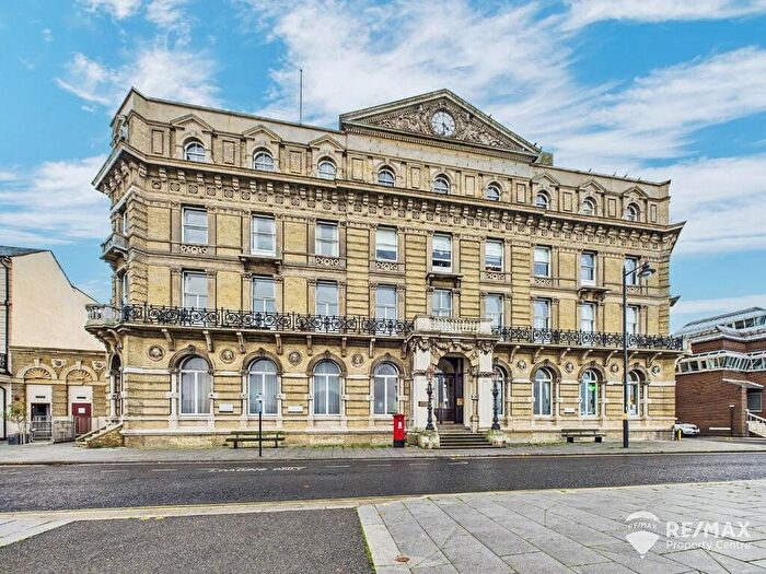 1 Bedroom Flat For Sale In Quayside Court, The Quay, Harwich, CO12