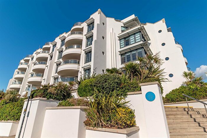 2 Bedroom Flat For Sale In Steyne Gardens, Worthing, BN11