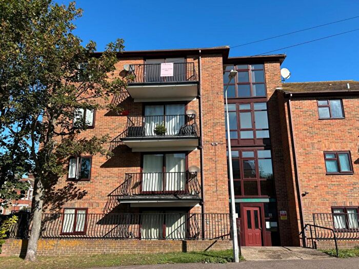 2 Bedroom Flat To Rent In Rowan Court, St Peters Park Road, Broadstairs, Kent, CT10