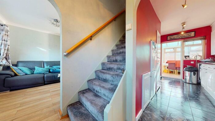 3 Bedroom Property To Rent In Nelson Road, Rainham, RM13