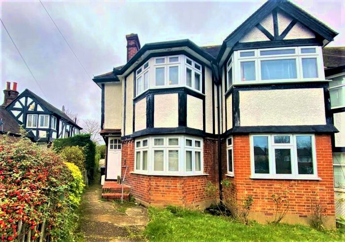2 Bedroom Flat For Sale In Hayland Close, Kingsbury, London, NW9