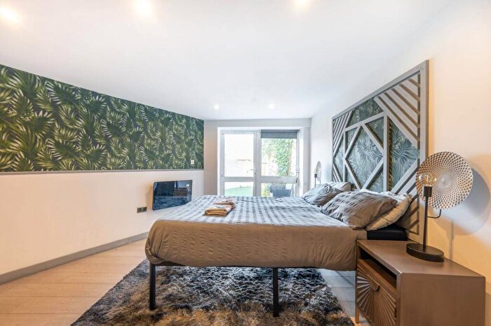 1 Bedroom Flat To Rent In Wells House Road, Acton, London, NW10