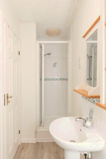 2 Bedroom Flat To Rent In Duff Street, Dalry, Edinburgh, EH11