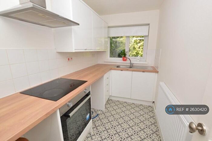 1 Bedroom Flat To Rent In Melton Garth, Leeds, LS10