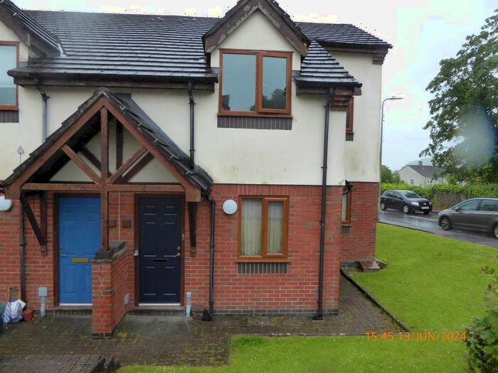 2 Bedroom Flat To Rent In Burgess Meadows, Johnstown, Carmarthen, SA31