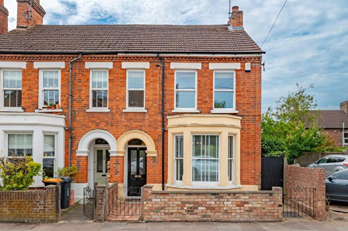 4 Bedroom Semi-Detached House For Sale In Campbell Road, Bedford, MK40