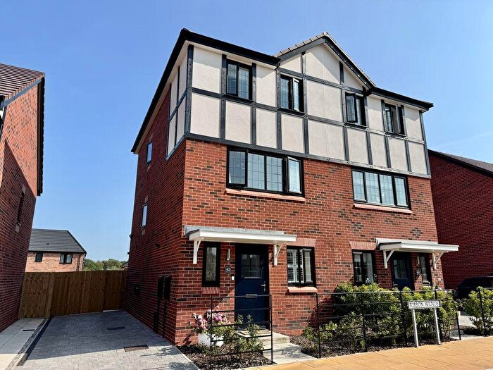 4 Bedroom Semi-Detached House To Rent In Ribbon Avenue, Somerford, CW12