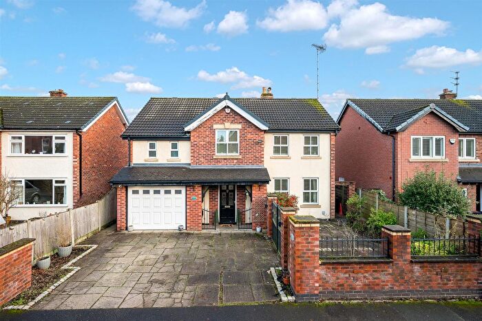 5 Bedroom Detached House For Sale In Apsley Grove, Bowden, WA14