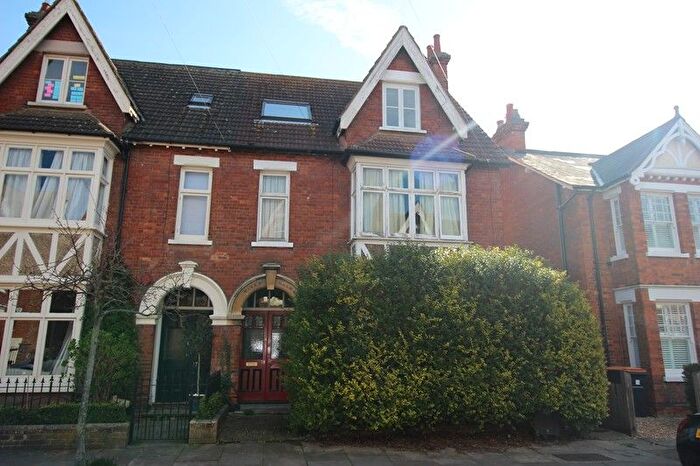 1 Bedroom Flat To Rent In Cornwall Road, Bedford, MK40