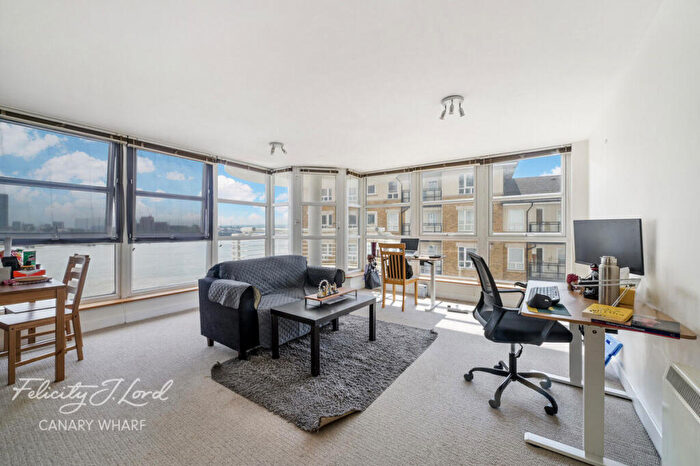 2 Bedroom Apartment For Sale In Pier Head Lock, London, E14
