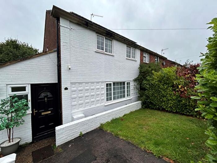 4 Bedroom Property To Rent In Homestall, Guildford, GU2