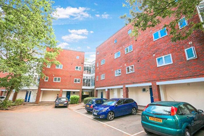 Studio To Rent In Mount Pleasant, Mount Lane, Bracknell, RG12