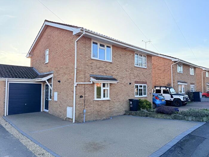 2 Bedroom Semi-Detached House To Rent In Sandown Drive, Hereford, HR4