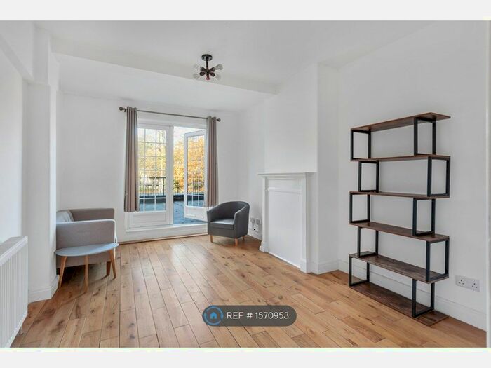 2 Bedroom Flat To Rent In The Green, London, W5