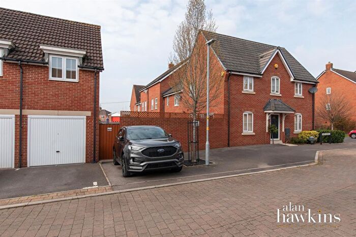 3 Bedroom End Of Terrace House For Sale In Hart Close, Royal Wootton Bassett, SN4