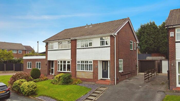 3 Bedroom Semi-Detached House For Sale In Boulderstone Road, Stalybridge, Greater Manchester, SK15