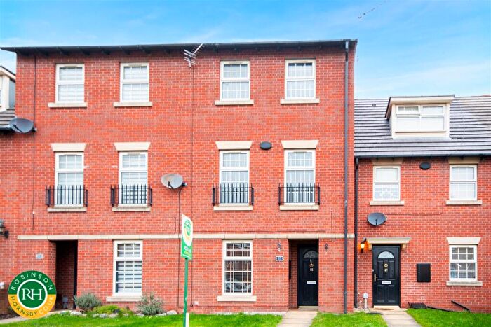 4 Bedroom Town House For Sale In Wellingley Road, Balby, Doncaster, DN4