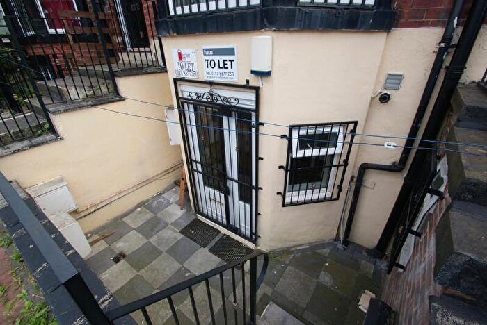 2 Bedroom Flat To Rent In Ebor Mount, Hyde Park, Leeds, LS6