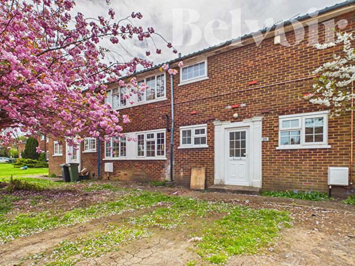 2 Bedroom Maisonette For Sale In Devonshire Place, Kings Furlong, Basingstoke, RG21