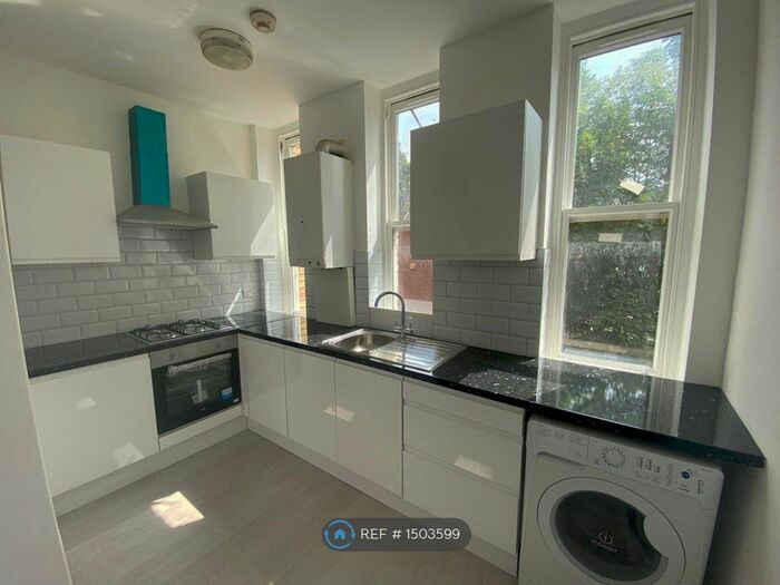 1 Bedroom Flat To Rent In Amesbury Avenue, London, SW2