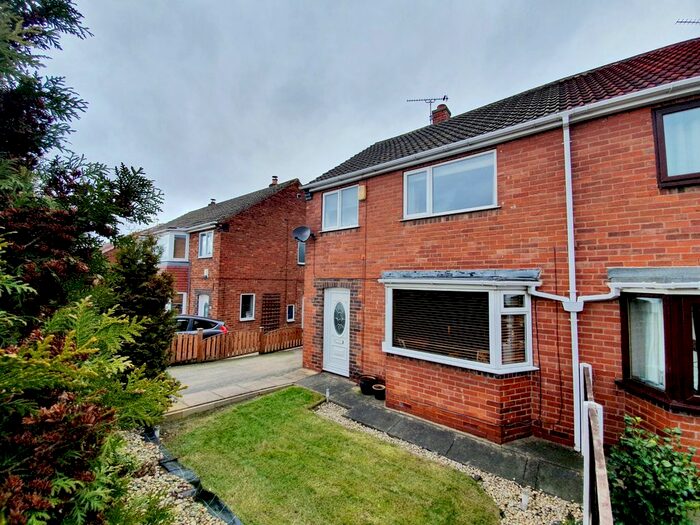 3 Bedroom Semi-Detached House To Rent In Woodland Drive, Leeds, West Yorkshire LS26