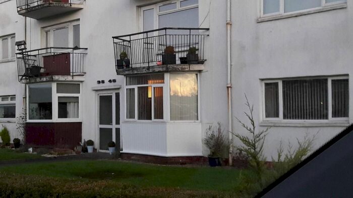 2 Bedroom Flat To Rent In Naysmyth Bank (Murray), East Kilbride, South Lanarkshire, G75